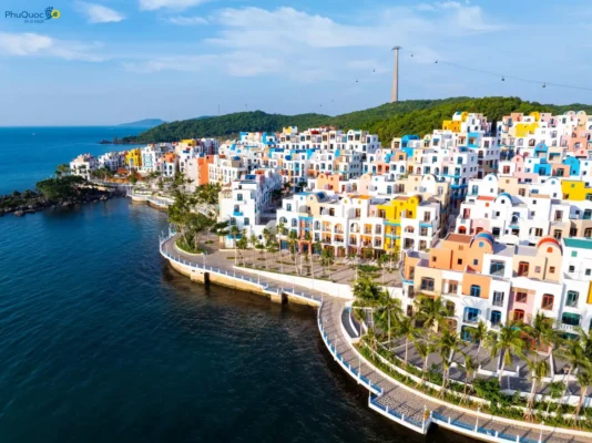 toàn cảnh thị trấn hoàng hôn sunset town bờ biển nam đảo phú quốc