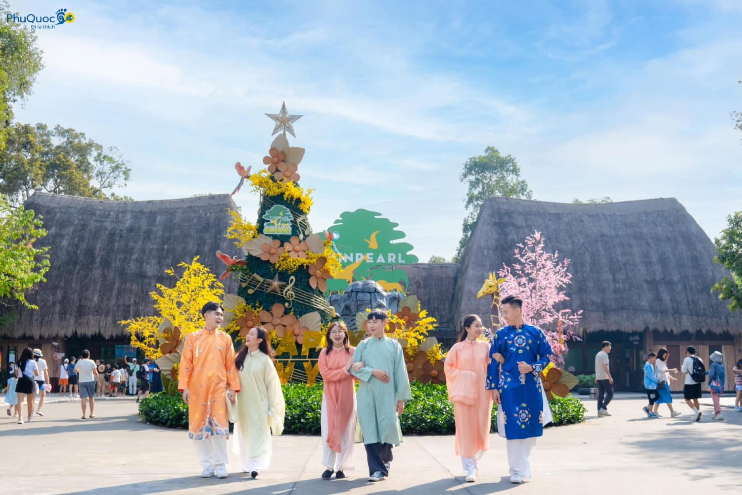 Cổng chào khu bảo tồn động vật hoang dã Vinpearl Safari Phú Quốc tại Bắc Đảo Gành Dầu