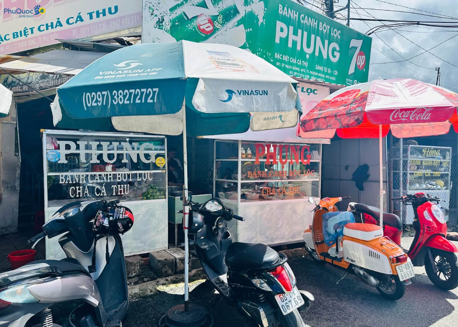 Front of Banh Canh Phung shop at 27 Bach Dang Street Duong Dong