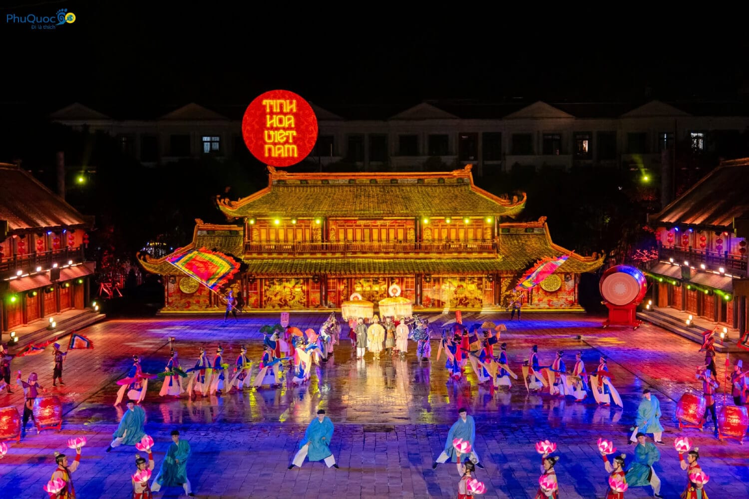 Địa điểm xem show tinh hoa việt nam tại khu vực cổng thành cổ Grand World Phú Quốc