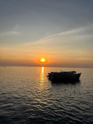 Real photos of customer Nguyễn Thị Mỹ Duyên joining Phu Quoc squid fishing tour