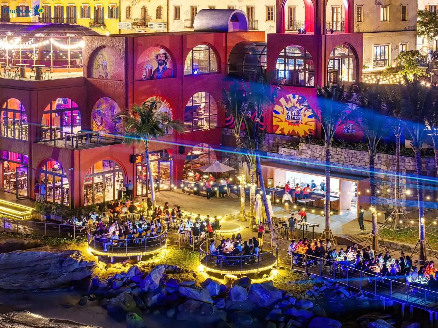 Kiến trúc độc đáo phong cách beer hall Bavaria của Đức tại nhà hàng Sun Bavaria GastroPub Sunset Town